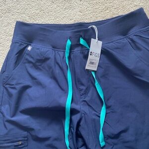 figs zamora jogger size L NWT